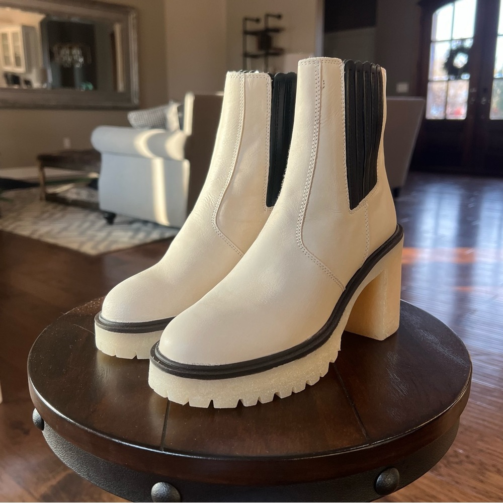 Size 9.5 LAST ONE NIB $188 Free People James Chelsea White Boots 39.5 - Picture 7 of 17